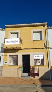 Casa adosada en venta en Casas de Don Gómez