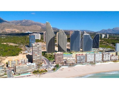 Costa Blanca, Hermosa propiedad idealmente ubicada en primera línea de la playa de Poniente Benidorm