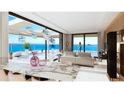 Costa Blanca, Hermosa propiedad idealmente ubicada en primera línea de la playa de Poniente Benidorm