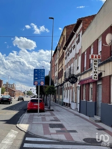 Edificio de 557 m² en León (24009)