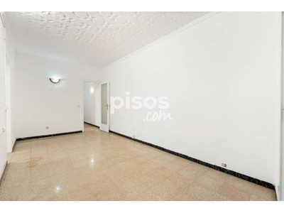 Piso en venta en El Camp de l'Arpa del Clot