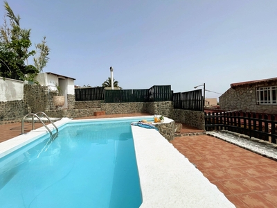 Venta de casa con piscina y terraza en Siete Palmas (Las Palmas G. Canaria), Siete Palmas