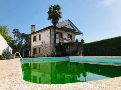 Venta de casa con piscina y terraza en Xinzo (Ponteareas)