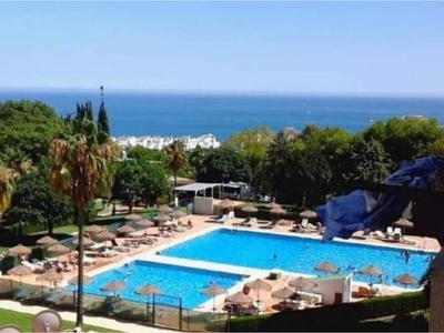 Venta de piso con piscina en Parque de la Paloma (Benalmádena)