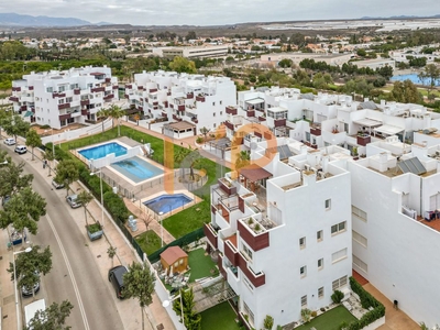 Venta de piso con piscina y terraza en Retamar, Cabo de Gata (Almería)