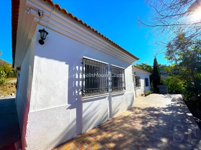 Villa en venta en Cómpeta