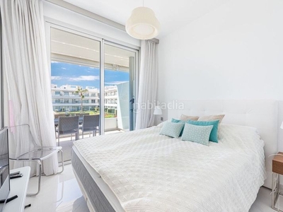 Apartamento 3 dormitorios, urbanización bel air, en Estepona