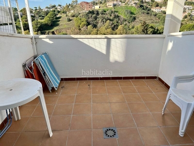 Apartamento amueblado con ascensor, parking, vistas al mar y vistas a la montaña en Benalmádena