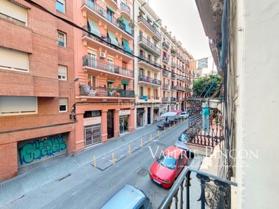 Apartamento con calefacción y aire acondicionado en Barcelona