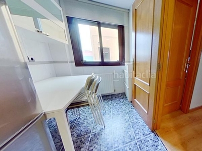 Ático con 2 habitaciones con ascensor y calefacción en Madrid