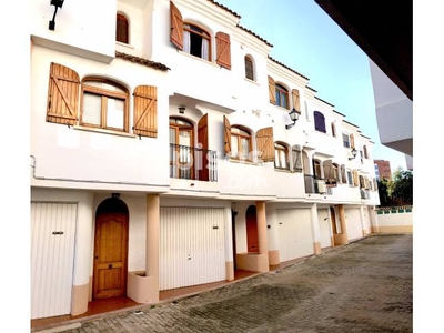 Casa adosada en alquiler en Carrer de la Cullera, cerca de Carrer la Rábida