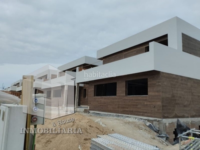 Casa con 5 habitaciones con piscina y calefacción en Villaviciosa de Odón
