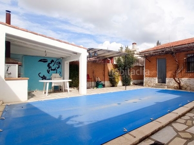 Chalet con 3 habitaciones amueblado con parking, piscina y calefacción en Villamanrique de Tajo