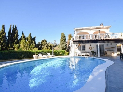 Chalet maravillosa villa con piscina privada y apartamento de invitados en Mijas