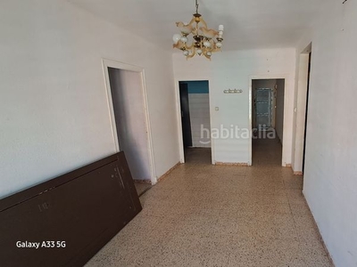 Piso 80 m2 para reformar con ascensor, carrer picasso, Rocafonda, en Mataró