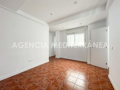 Piso bonito apartamento en avenida del oeste en Sant Francesc Valencia