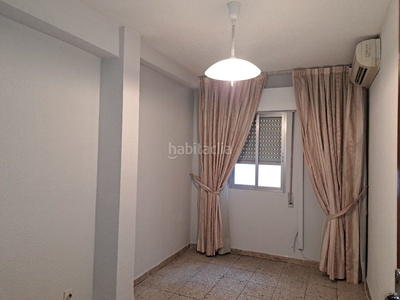 Piso con 3 habitaciones con aire acondicionado en Getafe