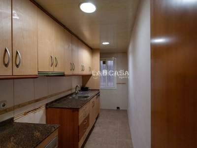 Piso con 3 habitaciones con ascensor en La Florida Hospitalet de Llobregat (L´)