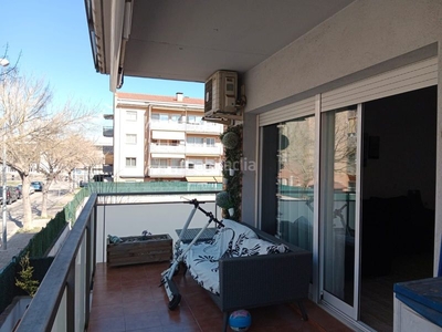 Piso con 3 habitaciones con ascensor, parking, calefacción y aire acondicionado en Girona