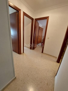 Piso con 4 habitaciones amueblado con ascensor, parking y calefacción en Estepona