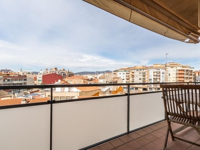 Piso de 2 habitaciones + terraza a pocos minutos del centro. en Terrassa