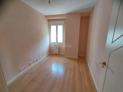 Piso en venta en Aluche urbanuzacion diamante con piscina en Madrid