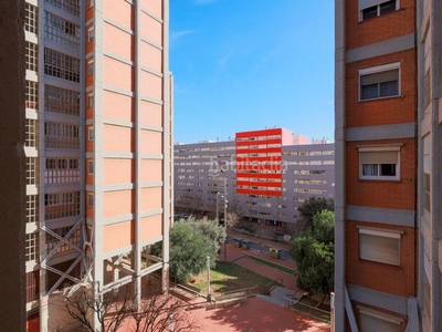 Piso espectacular piso con magnifica vista! en Canyelles Barcelona