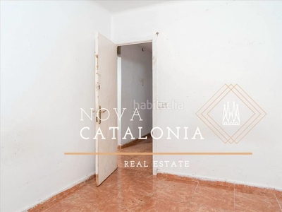 Piso fantástico piso para reformar en via julia - la Prosperitat en Barcelona