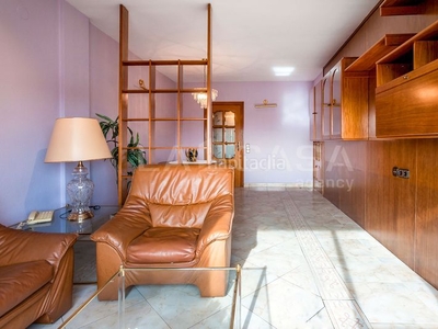 Piso gran piso exterior 4 habitaciones y balcon en Hospitalet de Llobregat (L´)