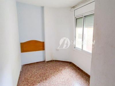 Piso - piso en venta de 4 habitaciones en avda. pere el ceremoniós en Reus