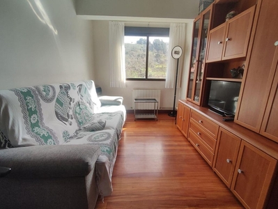 Alquiler de piso en Alonsotegi de 2 habitaciones con terraza y muebles