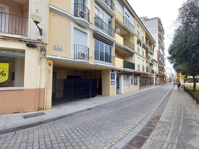 Alquiler de piso en calle Graciano de 4 habitaciones con terraza y garaje