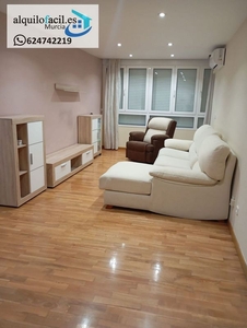 Alquiler de piso en calle Salvador Dali de 2 habitaciones con muebles y aire acondicionado
