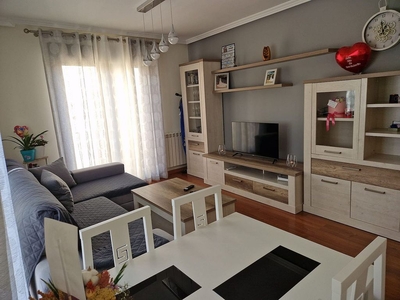 Alquiler de piso en Puerta de Murcia - Colegios de 2 habitaciones con garaje y muebles