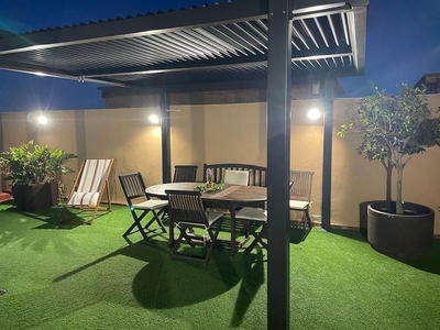 Ático en venta en Melilla de 5 habitaciones con terraza y piscina
