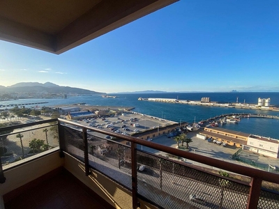 Piso en venta en Ceuta de 4 habitaciones con terraza y garaje