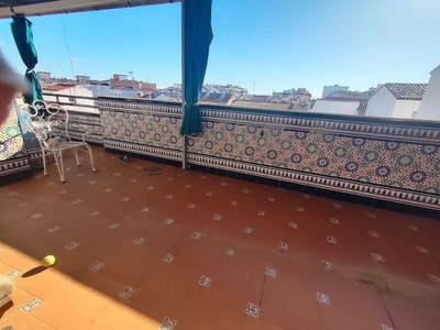 Venta de ático en calle Sebastian Elcano de 6 habitaciones con terraza y aire acondicionado