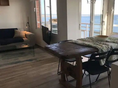 Venta de piso en avenida Campoamor de 3 habitaciones con terraza y balcón