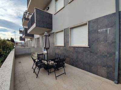 Venta de piso en Barreiros de 2 habitaciones con terraza y piscina