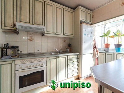 Venta de piso en Centro de Leganés de 3 habitaciones con terraza y aire acondicionado