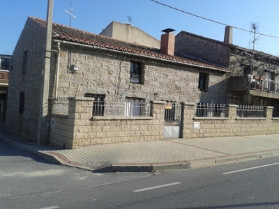 Navaluenga (Ávila)