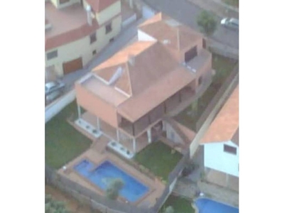 Venta Casa unifamiliar en Calle genciana Dos Hermanas. Buen estado con terraza 500 m²