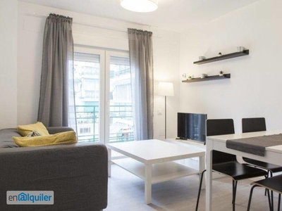 Acogedor apartamento de 3 dormitorios con balcón en alquiler en Aluche