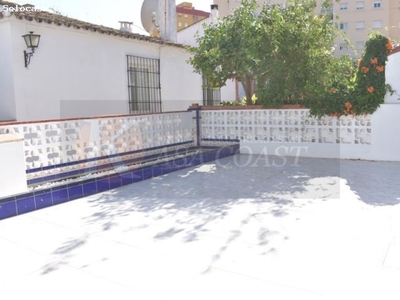 Adosado en alquiler en la zona de Pueblo López, Fuengirola.