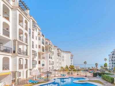 Apartamento en venta en primera línea de Playa, Puerto de la Duquesa. Manilva. Málaga