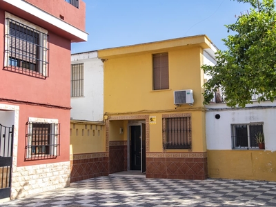 Chalet adosado en venta en Calle Cristo De La Vera-Cruz, 41340, Tocina (Sevilla)