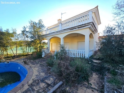 Casa con piscina en La Goba