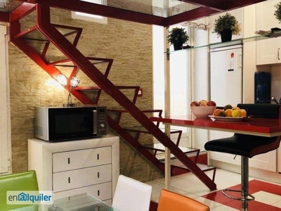 Acogedor apartamento de 2 dormitorios con terraza en alquiler cerca del metro en el centro de Salamanca