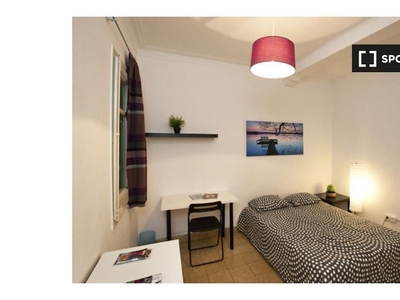 Bonita habitación en apartamento de 6 dormitorios en Gracia, Barcelona