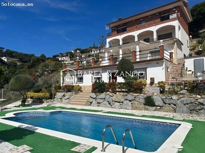 Casa a cuatro vientos en venta con impresionantes vistas y piscina en Sant Cebrià de Vallalta